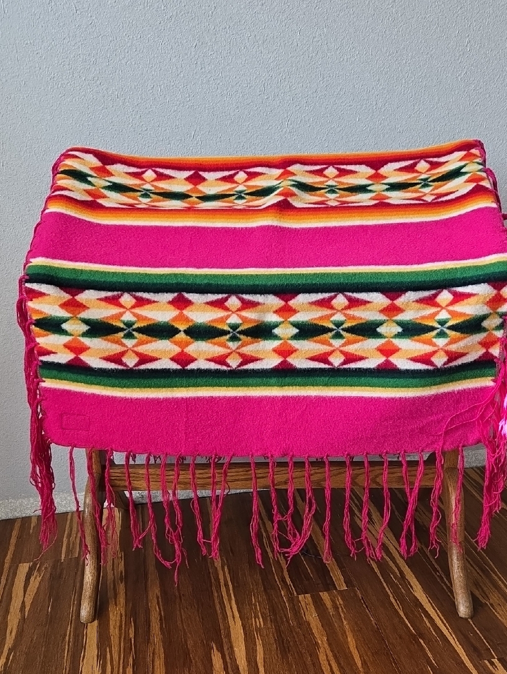Pendleton Bright Pink Beaver State Fringe Throw